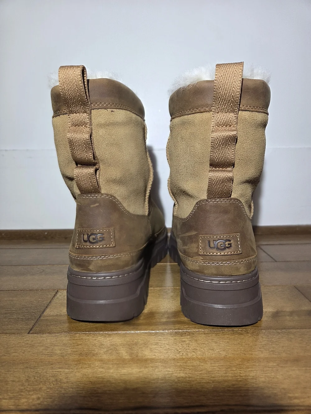 UGG men's Heritage Pull On Trailblazer Waterproof Chestnut Boots Size 11
